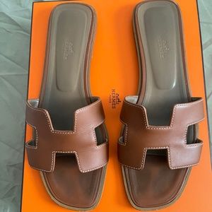 Hermes Oran Size 40